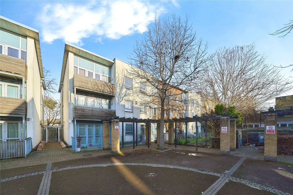 Property photo 2 of 18 Picture No. 01