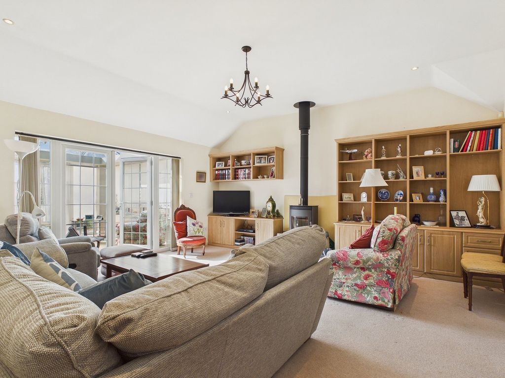 Property photo 2 of 23