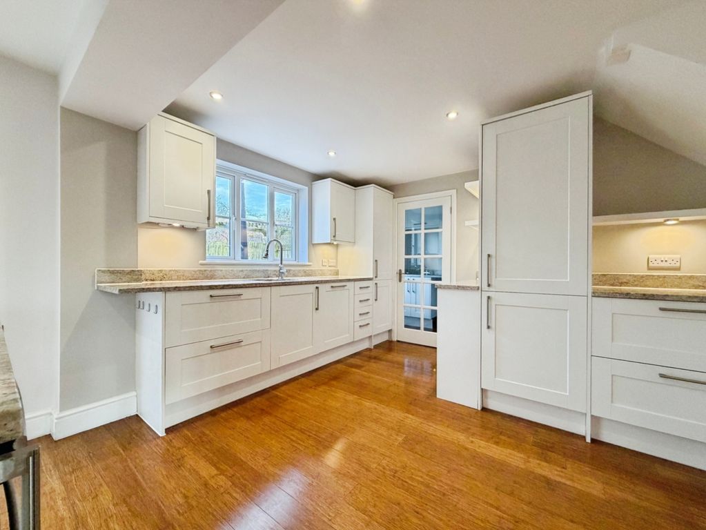 Property photo 3 of 14 Pbox-Img.Jpeg