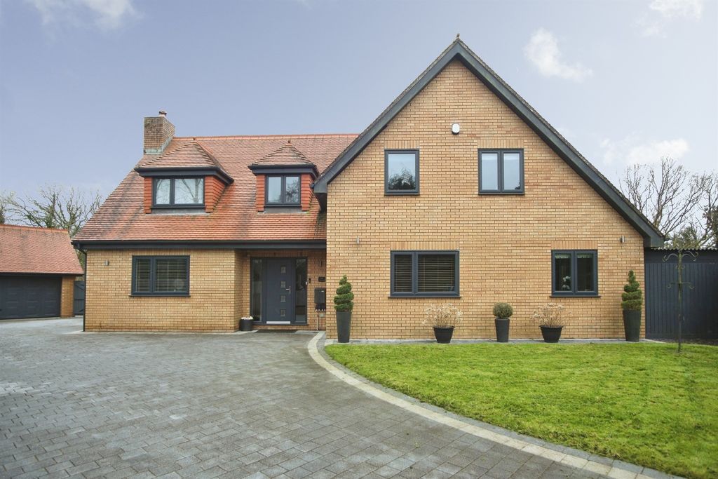 Property photo 1 of 34