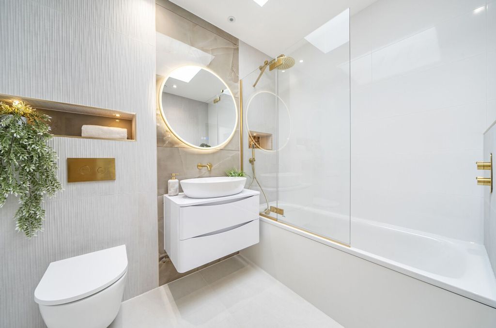 Property photo 3 of 24