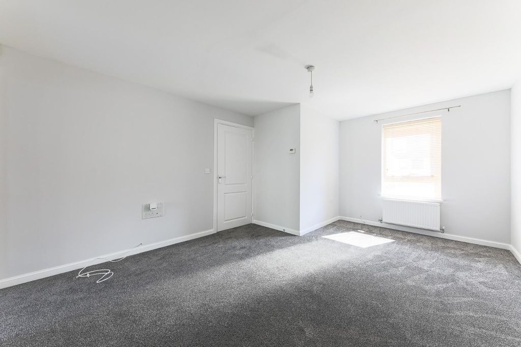 Property photo 3 of 15 Living Room
