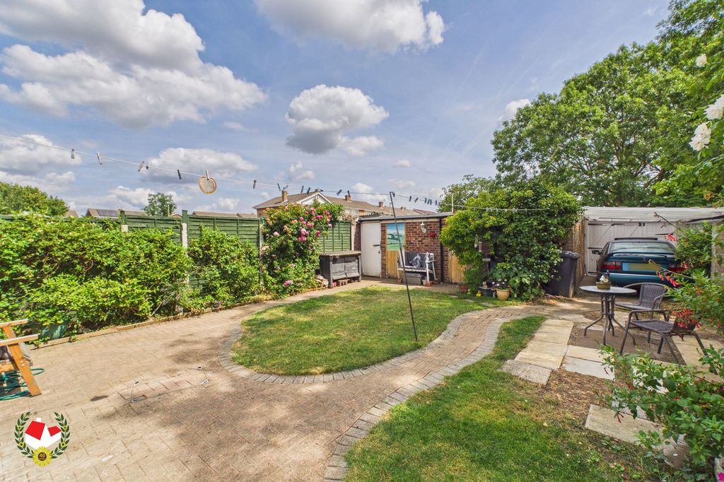 Property photo 3 of 19