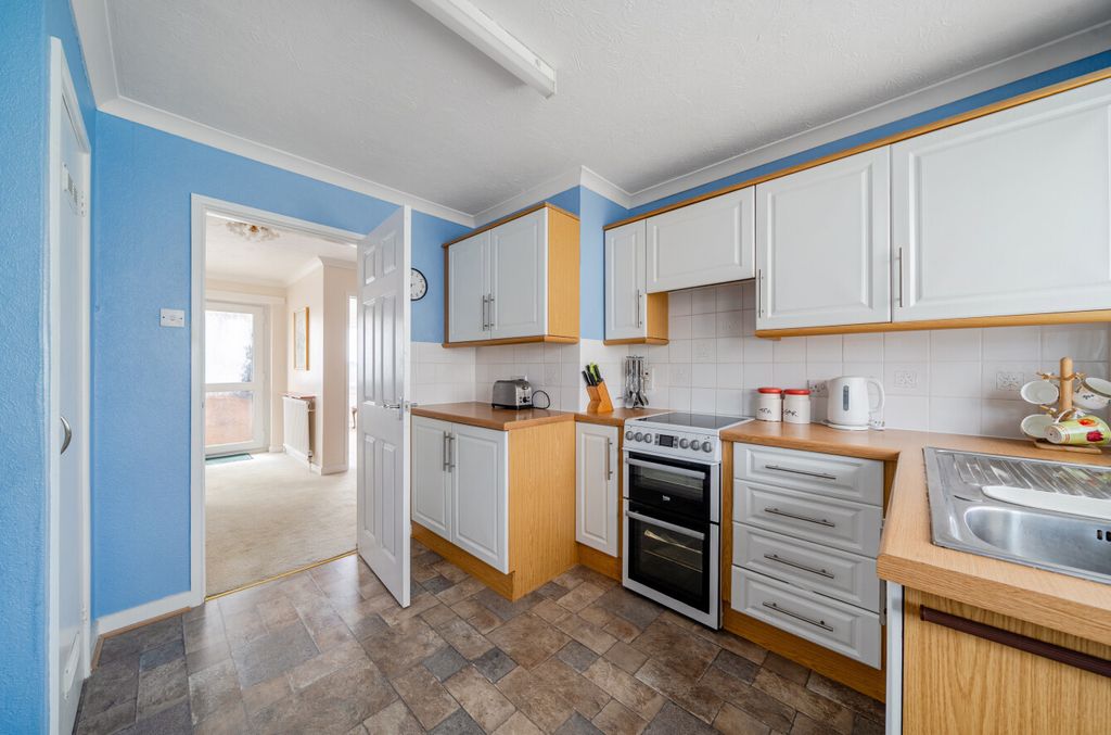 Property photo 2 of 14 Kitchen