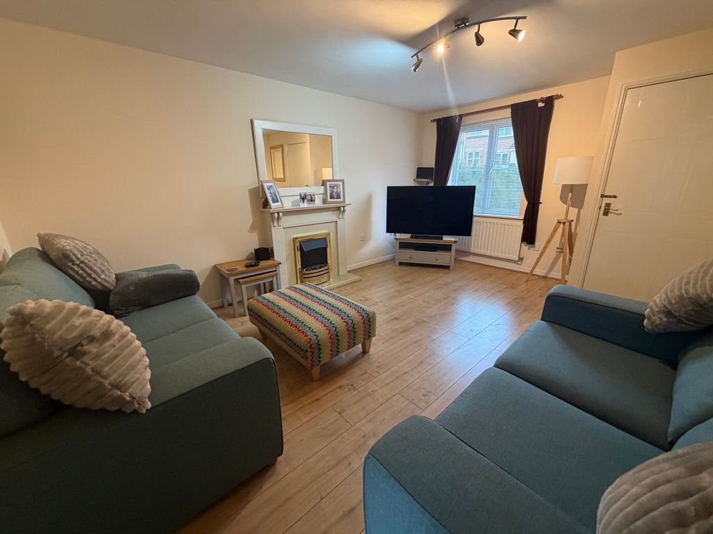 Property photo 2 of 8