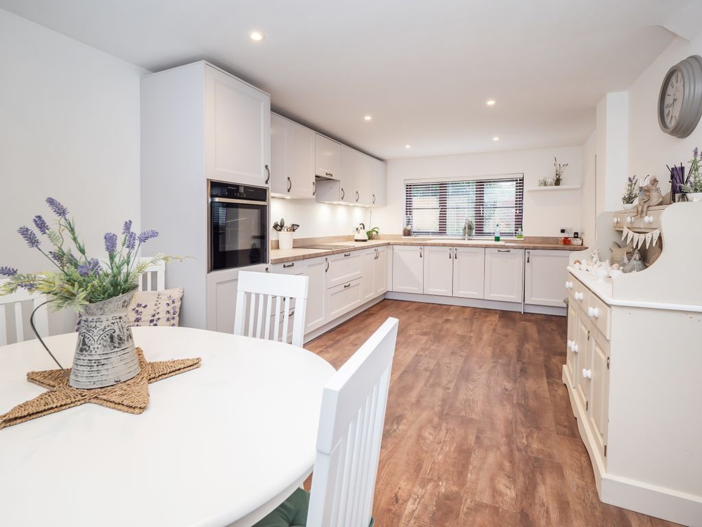 Property photo 2 of 13 73Afakenhamroad-19