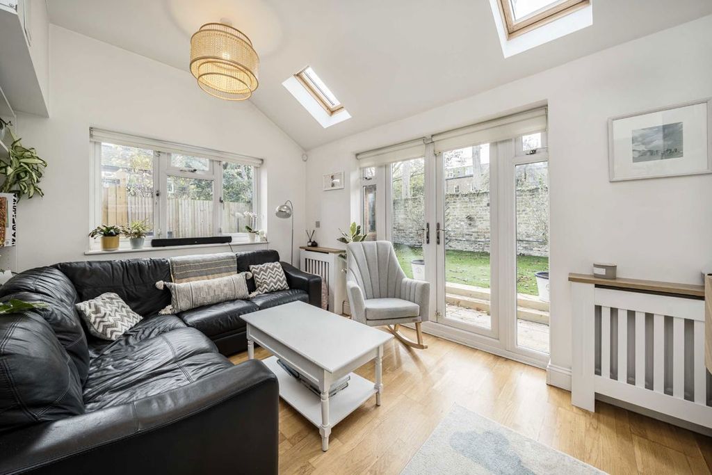 Property photo 3 of 7