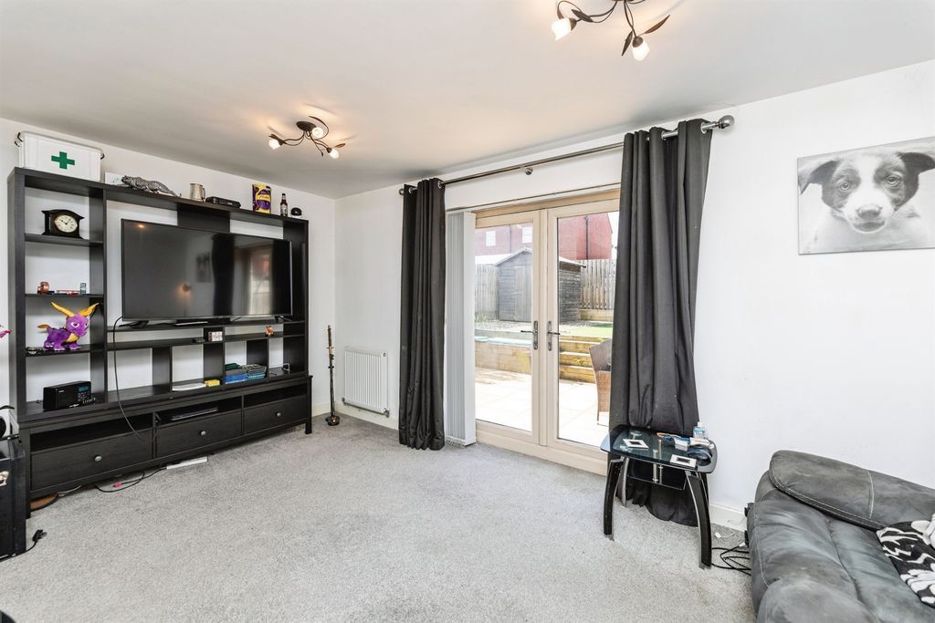 Property photo 3 of 17