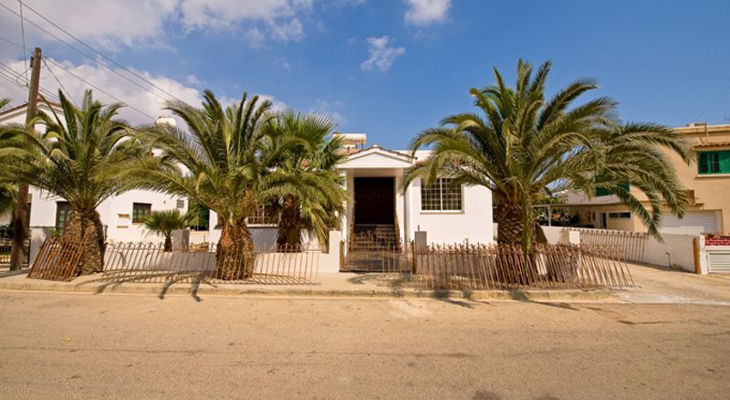 Property photo 1 of 24 Front Of The Villa