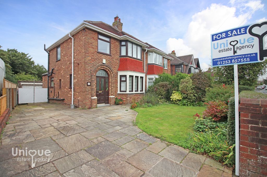 Property photo 1 of 30