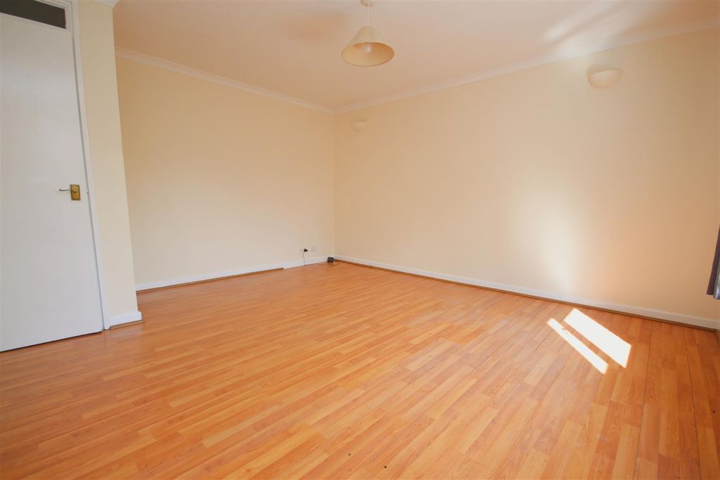 Property photo 3 of 9 Img_2933.Jpg