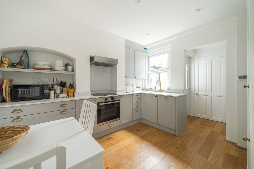 Property photo 2 of 20 Picture No. 35