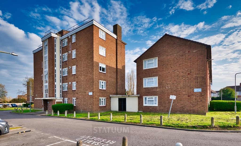 Property photo 1 of 12