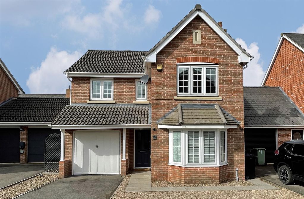 Property photo 1 of 17 Highgrove Gardens, Stamford