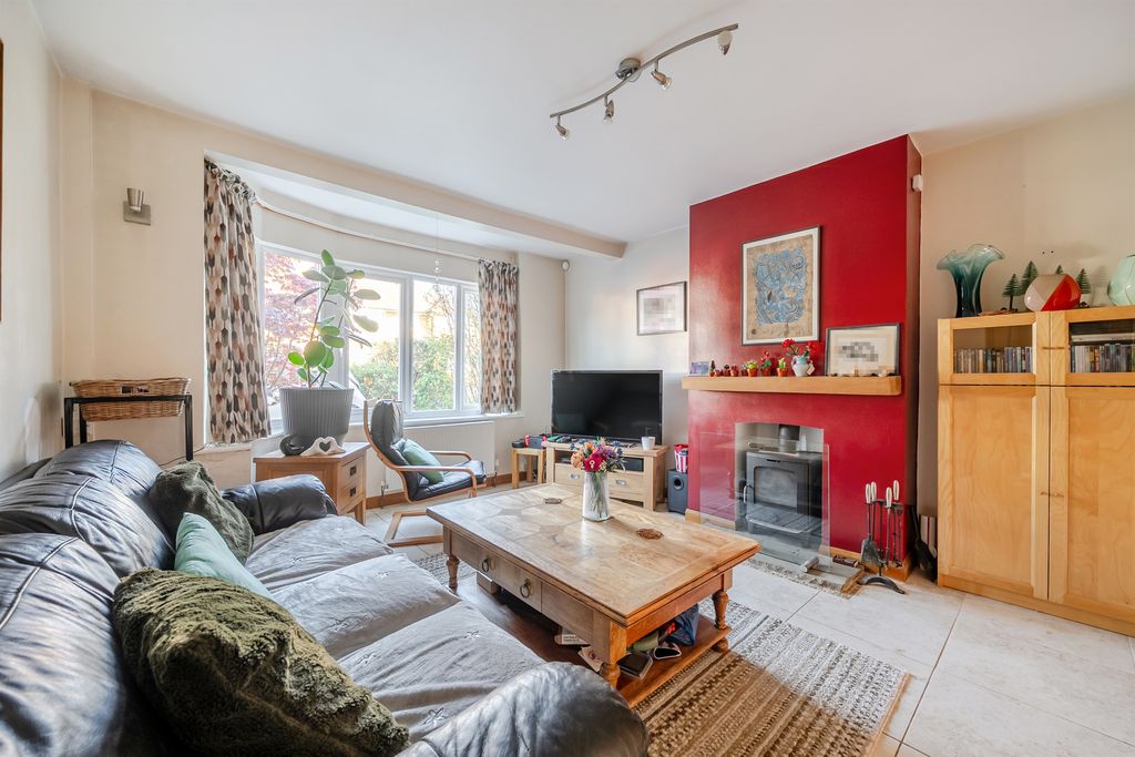 Property photo 3 of 12