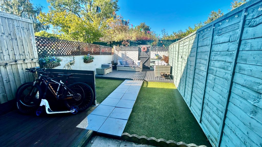 Property photo 3 of 21 2