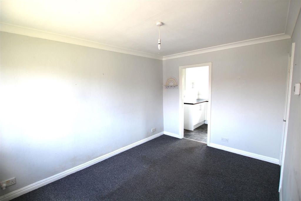 Property photo 3 of 6 Img_2862.Jpg