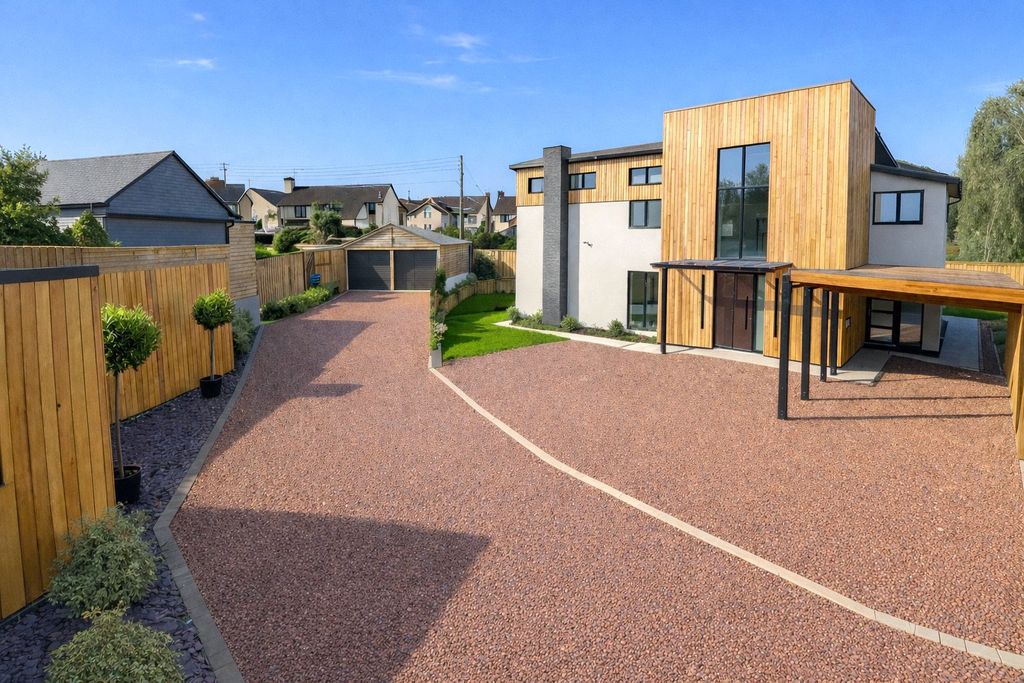 Property photo 1 of 15 Front