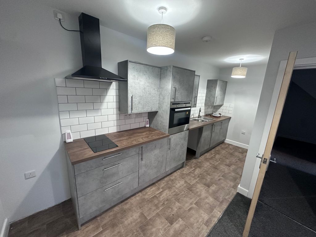 Property photo 1 of 4 Cover