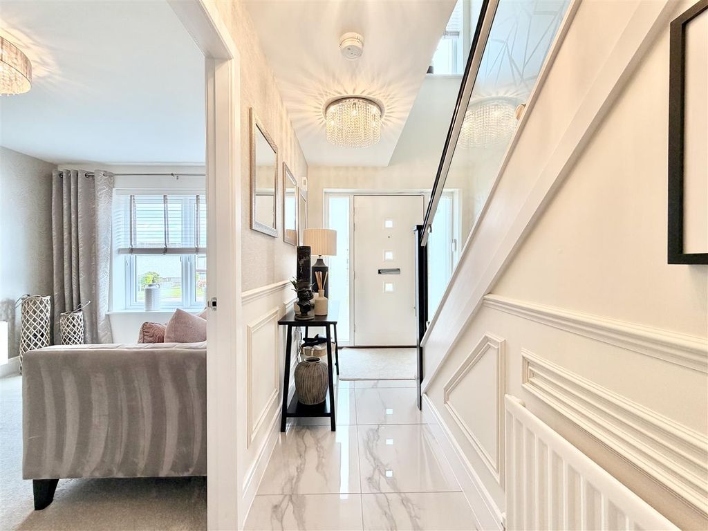 Property photo 3 of 43 Hallway