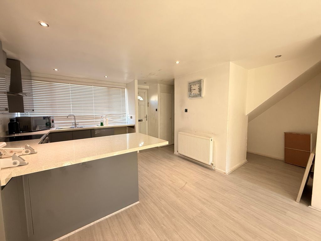 Property photo 3 of 13 Bedroom