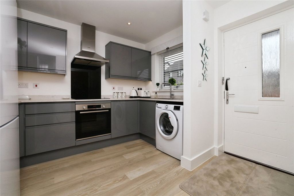 Property photo 3 of 19 Picture No. 10