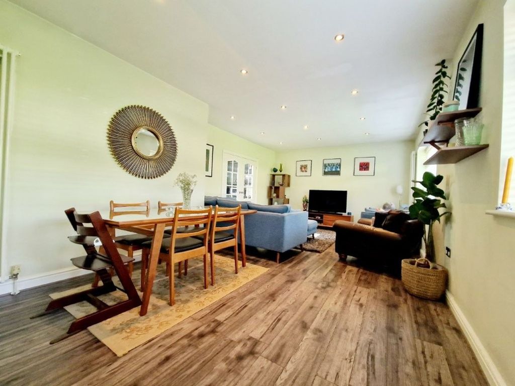 Property photo 3 of 33