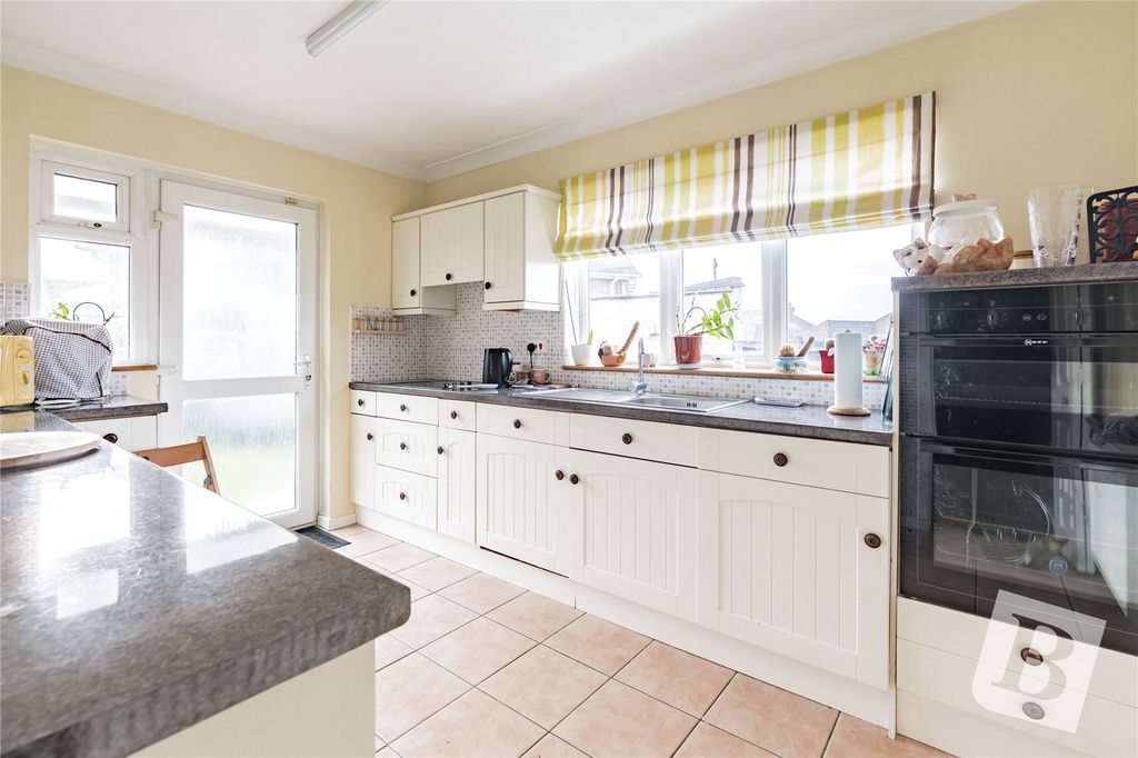 Property photo 2 of 21 Picture No. 18