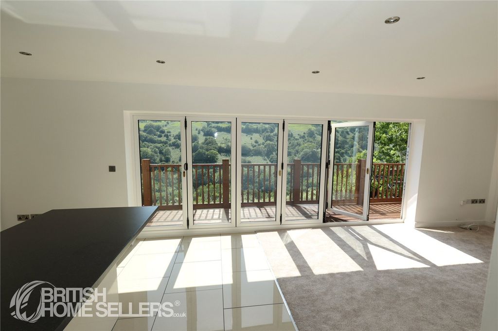 Property photo 2 of 21 Picture No. 08