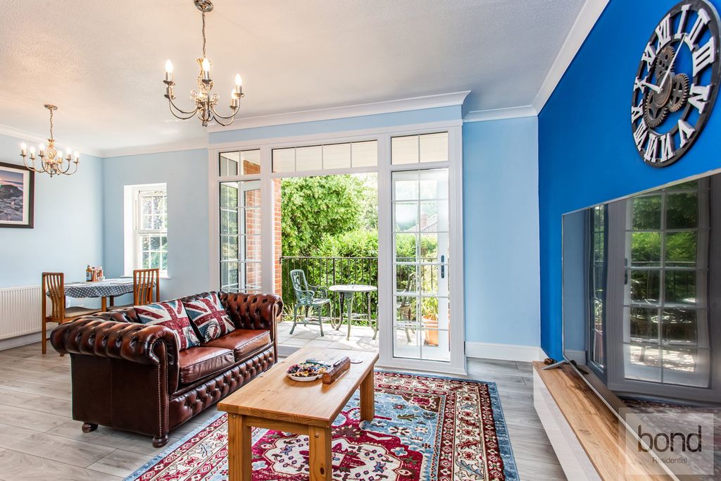 Property photo 3 of 23