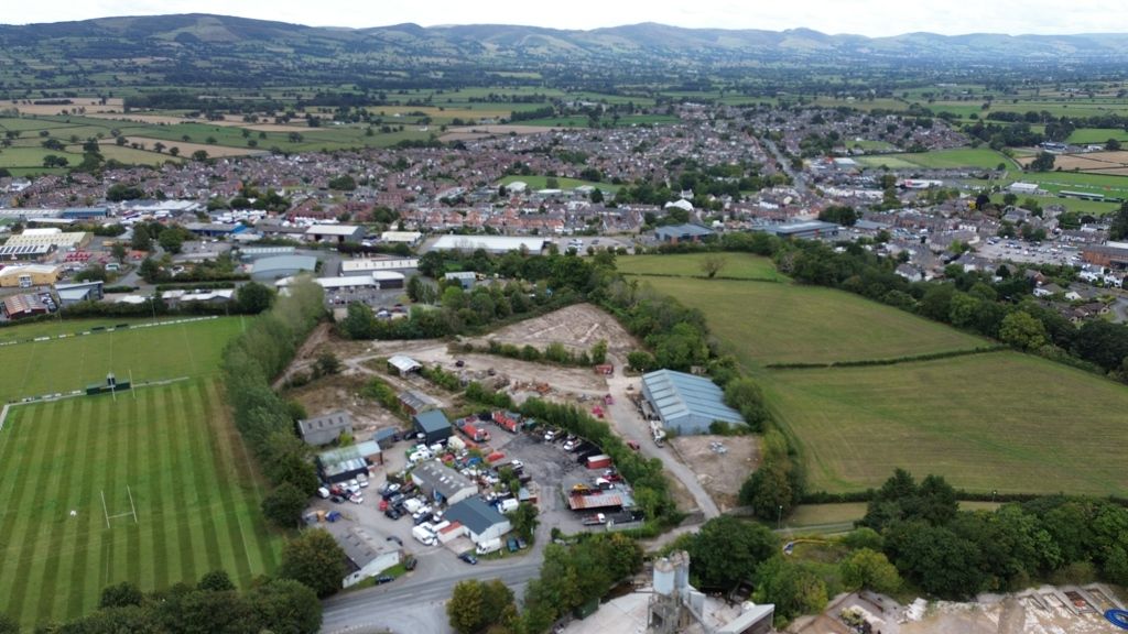 Property photo 3 of 7 Photo 8