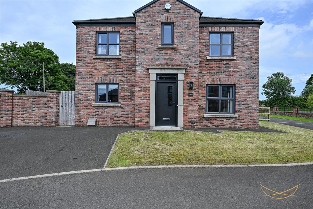 Property photo 2 of 35 Dhp-4.Jpg