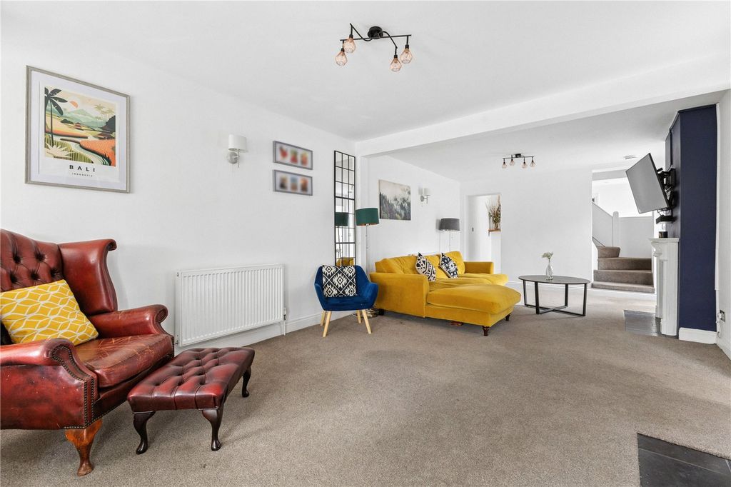 Property photo 3 of 14 Sitting Room