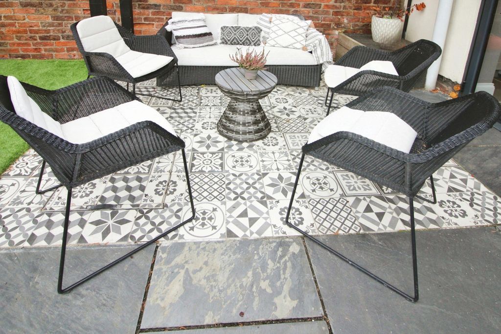 Property photo 2 of 33 Garden Seating Area