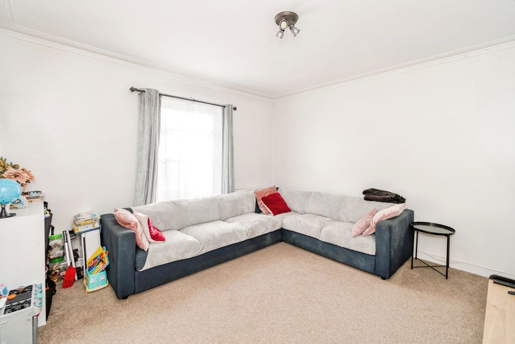 Property photo 3 of 16 Pbox-Img.Jpg