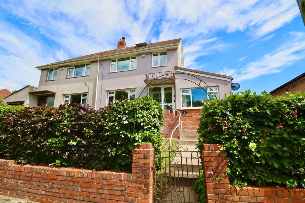 Property photo 2 of 32