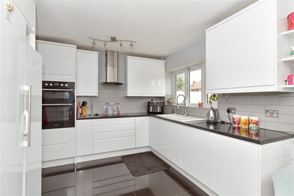 Property photo 3 of 15 Kitchen/Diner