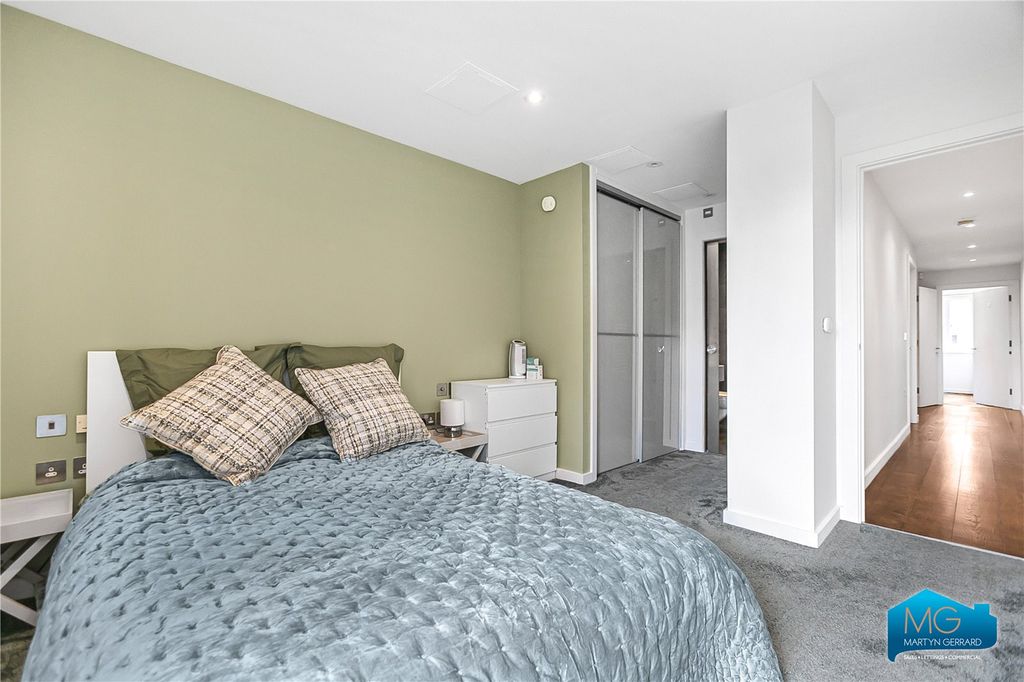 Property photo 2 of 17 Picture No. 04