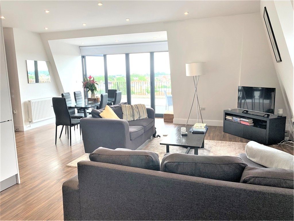 Property photo 1 of 16 Kitchen/Living Room