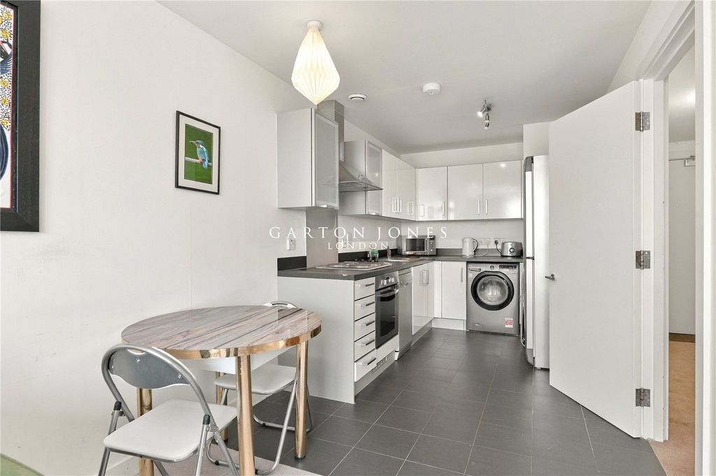 Property photo 2 of 14 Kitchen
