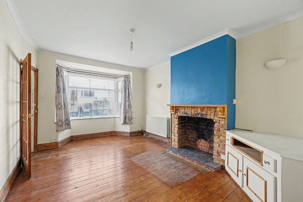 Property photo 3 of 11 Gallery