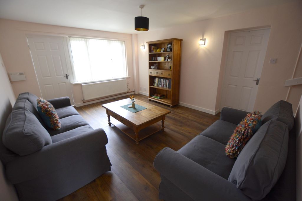 Property photo 2 of 11 Photo 3