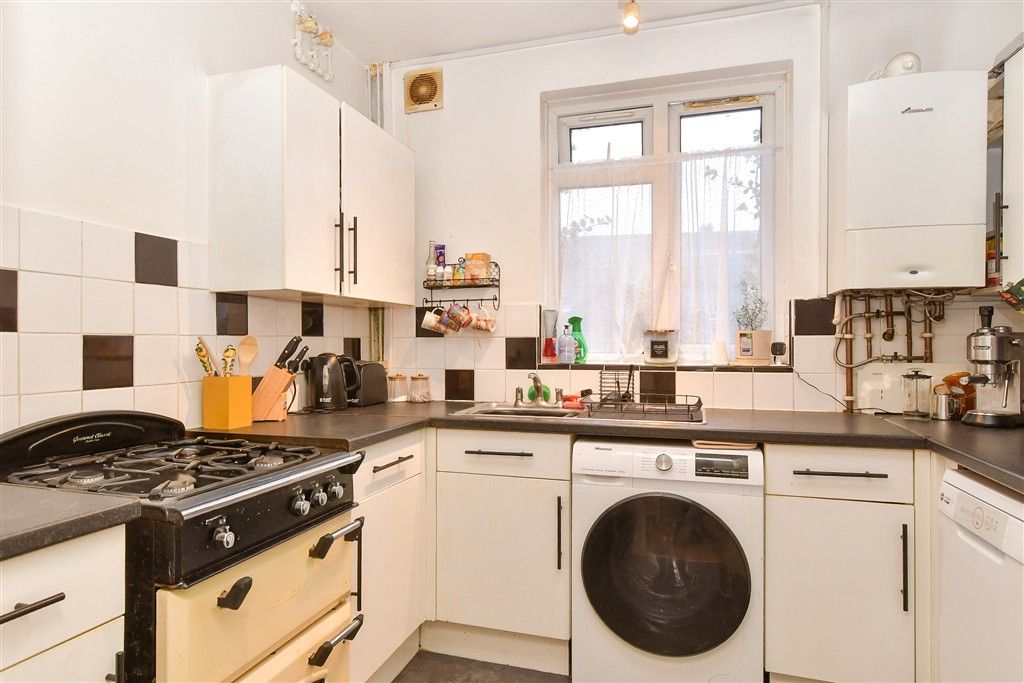 Property photo 3 of 6 Kitchen