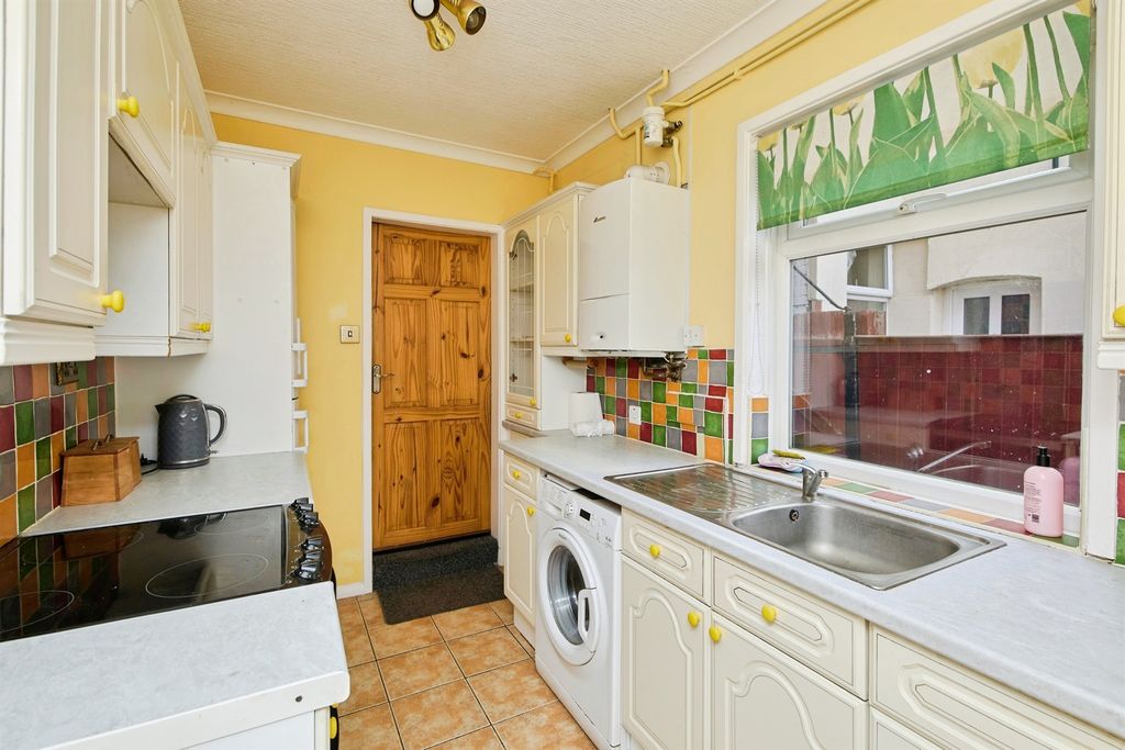 Property photo 3 of 17