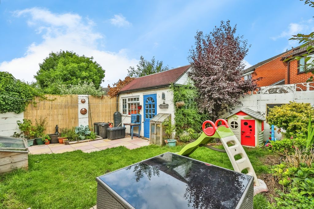 Property photo 3 of 17