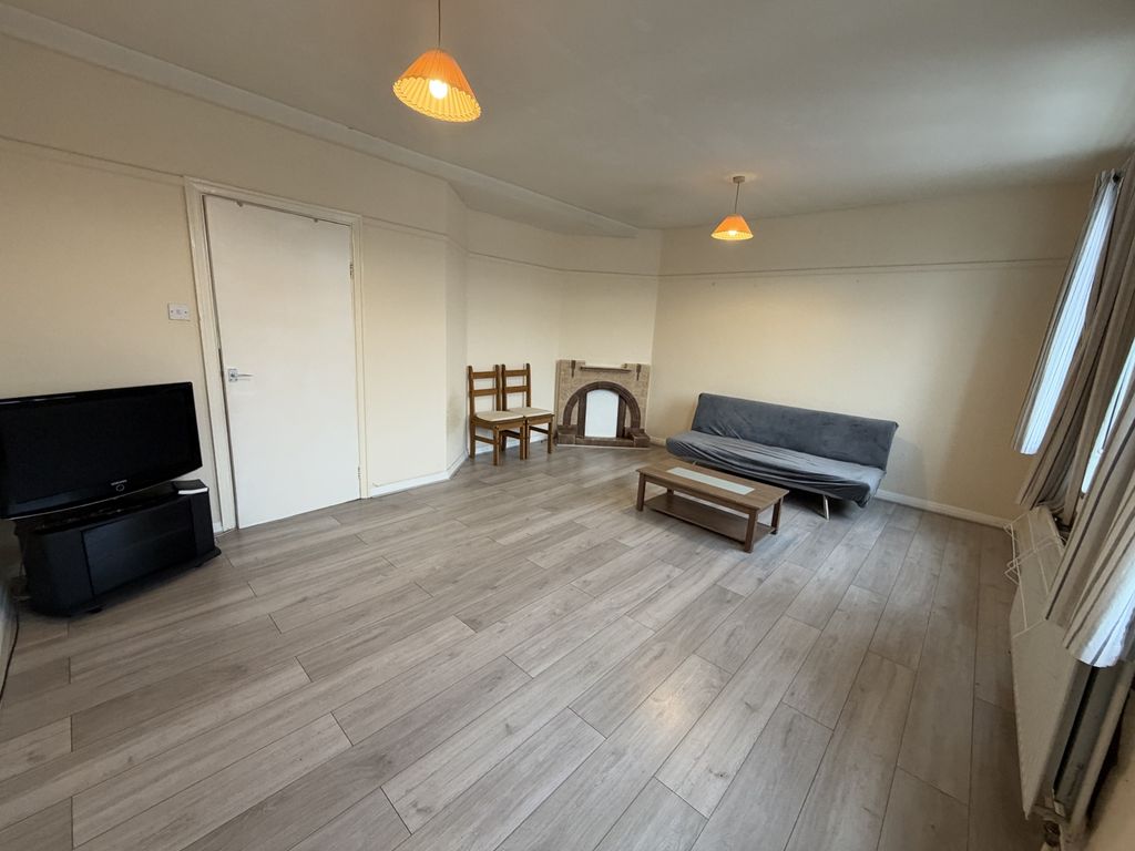 Property photo 1 of 11 Img_0438