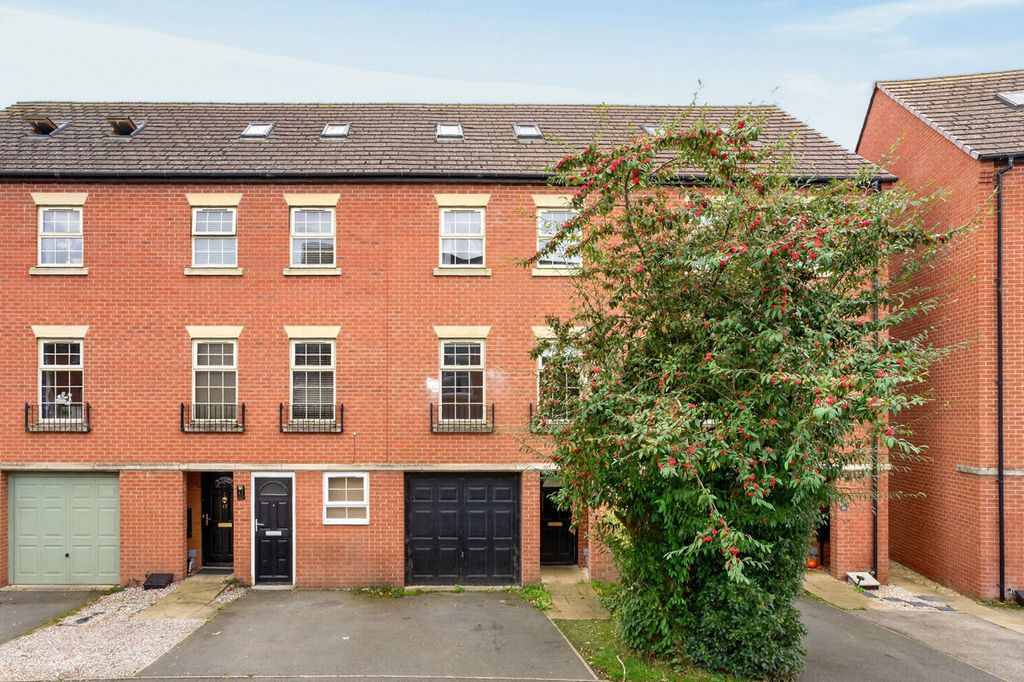Property photo 1 of 34