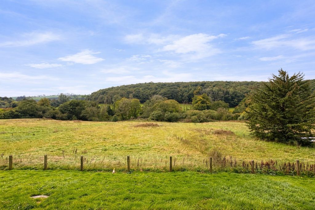 Property photo 2 of 23