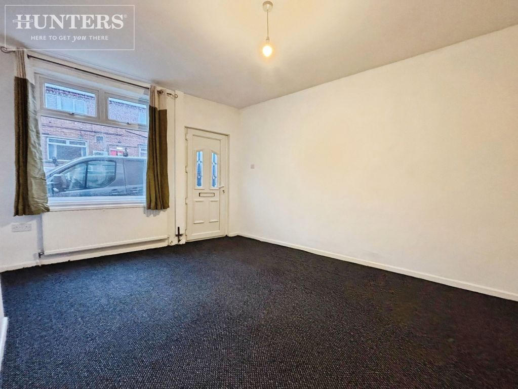 Property photo 3 of 11 Pbox-Img.Jpg