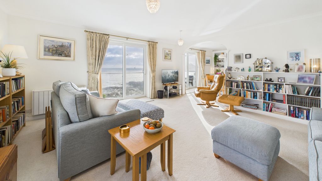 Property photo 3 of 16 Gallery